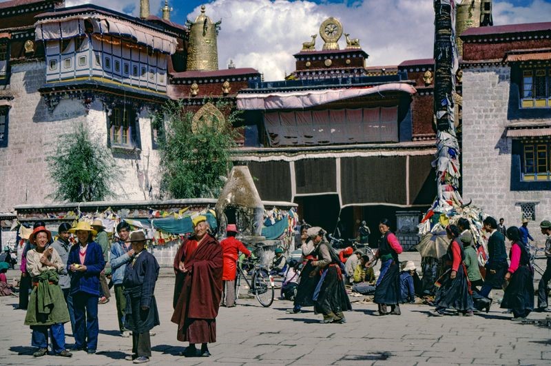Le Jokhang Lhasa. Katia Buffetrille. 1989