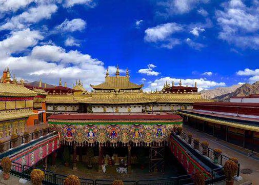 Le temple du Tsulakang à Lhasa